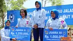 Citizen6, Surabaya: Pemenang Juara pertama, kedua dan ketiga, pemberian hadiah diberikan langsung oleh Ketua Pengurus Gabungan Jalasenastri Korps Marinir, Ny. Meidy Astusti A. Faridz Washington. (Pengirim: Budi Abdillah). 