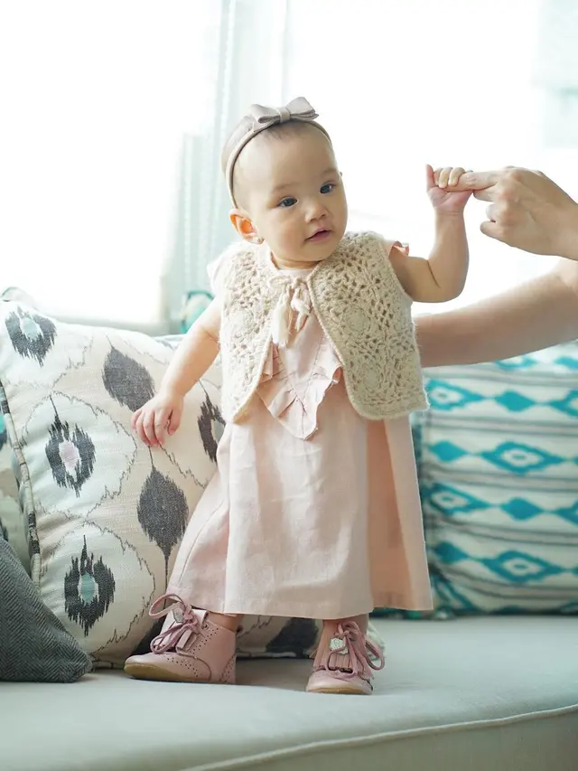 6 Gaya OOTD Claire Herbowo Anak Shandy Aulia, Menggemaskan