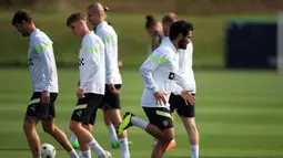 Pemain Manchester City Ilkay Gundogan saat sesi latihan di tempat latihan Manchester City di Manchester, Inggris, 13 September 2022. Manchester City akan menghadapi Borussia Dortmund pada pertandingan sepak bola Grup G Liga Champions. (Lindsey Parnaby/AFP)