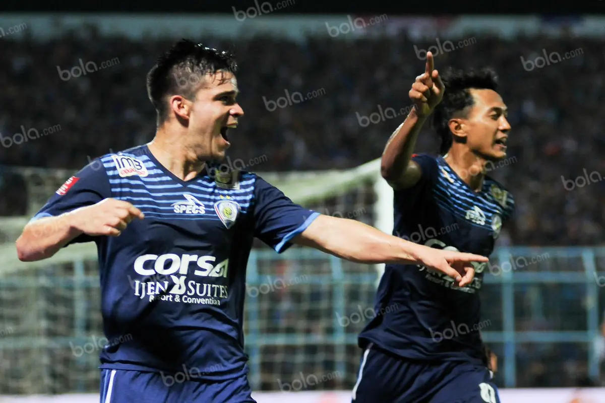 Arema Cronus vs Bhayangkara Surabaya United_TSC 2016