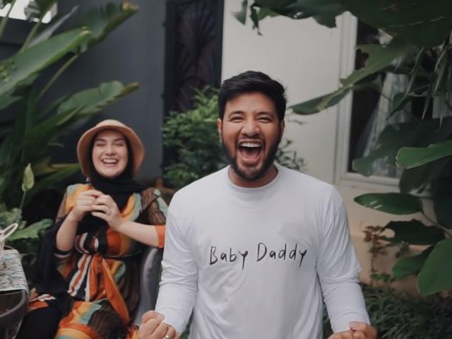 Irish Bella Umumkan Hamil Lagi Ini 7 Momen Bahagianya Bersama