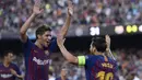 Gelandang Barcelona, Sergi Roberto, merayakan gol yang dicetak Lionel Messi ke gawang PSV Eindhoven pada laga Liga Champions di Stadion Camp Nou, Barcelona, Selasa (18/9/2018). Barcelona menang 4-0 atas PSV. (AFP/Josep Lago)