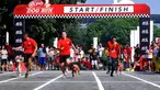 Minggu (18/05/14) ratusan anjing beserta pemiliknya mengikuti lomba lari di Parkir Timur, Senayan (Liputan6.com/Andrian M Tunay)