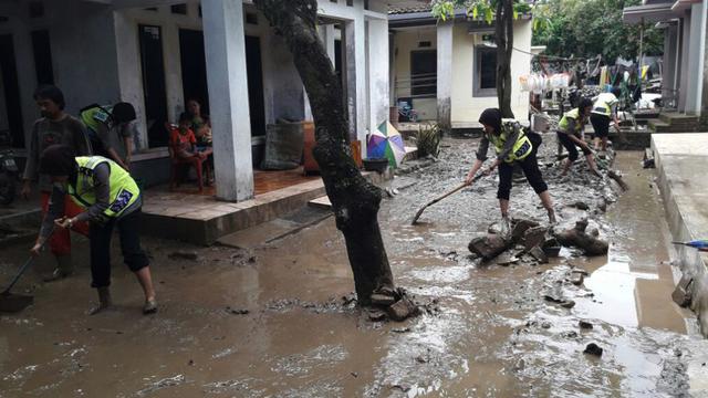 Banjir Bandang Kuningan Hanyutkan Rp 6 2 Miliar Regional