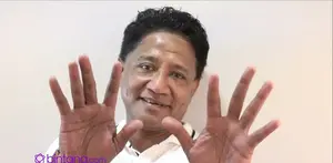 Redaksi Bintang.com dikejutkan dengan kehadiran tiba-tiba Andre Hehanusa, hingga membuat suasana yang tadinya hening menjadi gemuruh tepuk tangan.