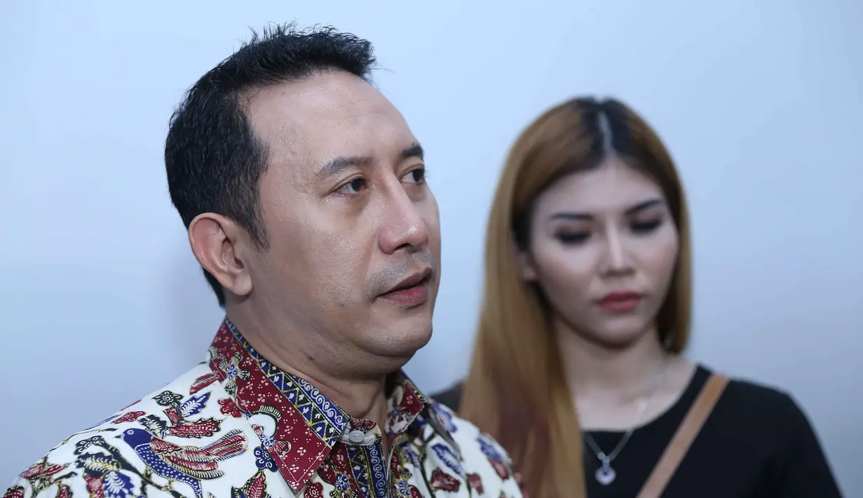 Presenter ini juga mengaku pernah menyelesaikan masalahnya melalu kekeluargaan. Namun saat itu istrinya melalui telpon yang menjaawab tidak ada yang perlu diklarifikasi. (Nurwahyunan/Bintang.com)