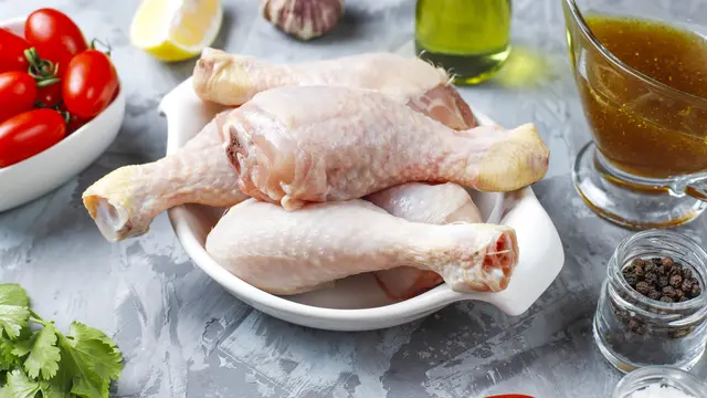 Trik Merebus Ayam Kampung Tanpa Panci Presto, Bisa Hemat Gas dan Waktu