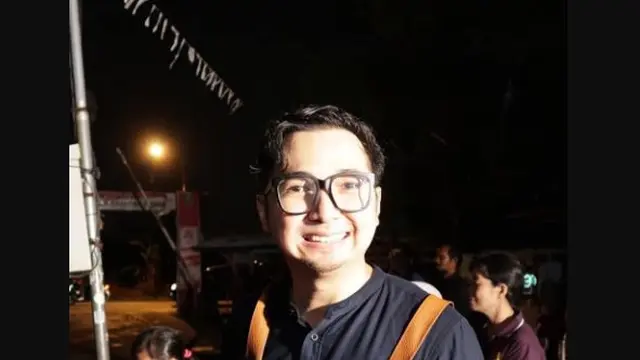 Bisnis Warteg Gratis Keliling, Terima Dibayar Pakai Rupiah, Dolar, dan Doa