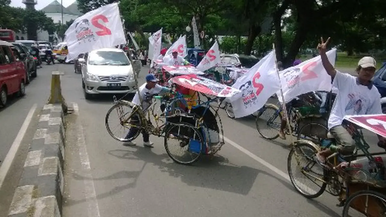 Pawai Tukang Becak Ramaikan Kampanye Jokowi di Palembang