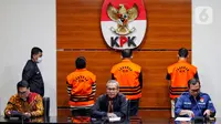 Wakil Ketua KPK, Alexander Marwata mengatakan penahanan ketiga tersangka tersebut terkait dugaan korupsi pemotongan anggaran seolah-olah sebagai utang kepada penyelenggara negara atau yang mewakilinya tahun anggaran 2022 s/d 2023, penerimaan gratifikasi jasa travel umroh dan suap pengondisian pemeriksaan keuangan tahun 2022 di lingkungan Pemkab Kepulauan Meranti, Provinsi Riau. (Liputan6.com/Angga Yuniar)