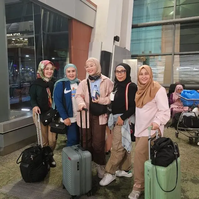 Sempat Backpackeran, Ini 7 Momen Ridwal Kamil Lepas Putrinya Berangkat ke Inggris