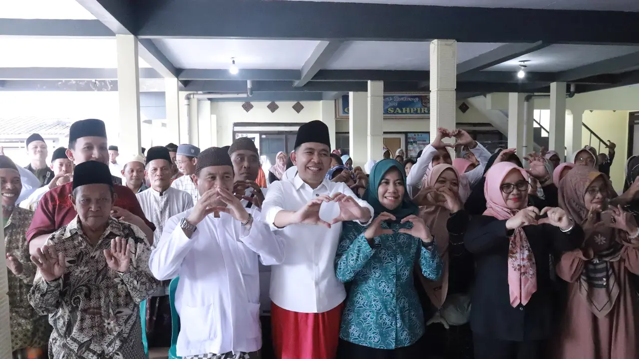 Hari Pertama Program Bunga Desaku di Ambulu, Bupati Jember Tinjau Puskesmas hingga Bocorkan Rencana Tol Lewati Jember