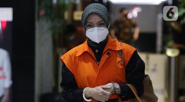 FOTO: Ekspresi Bupati Nonaktif Probolinggo Puput Tantriana Sari Usai Jalani Sidang Lanjutan