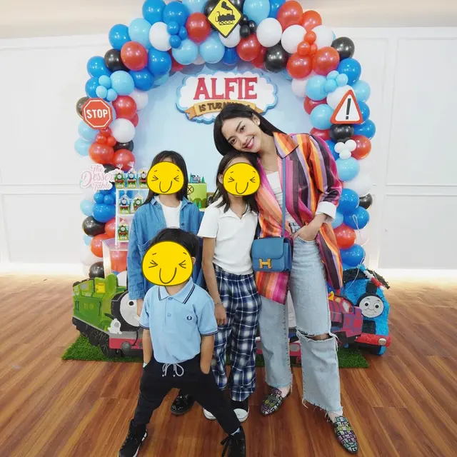 6 Momen Ririn Dwi Ariyanti Rayakan Ultah Anak, Tetap Meriah Meski Tanpa Aldi Bragi
