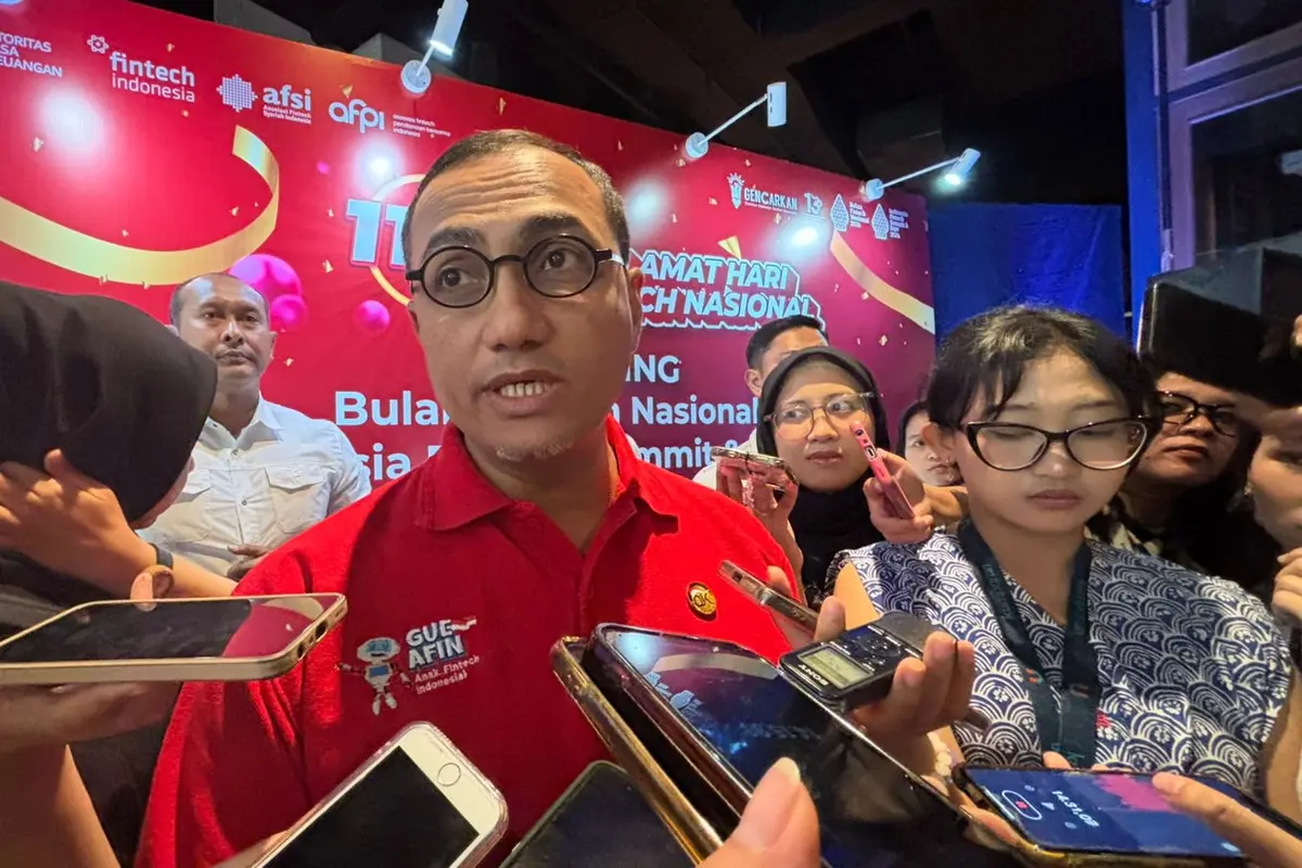 Kepala Eksekutif Pengawas Inovasi Teknologi Sektor Keuangan, Aset Keuangan Digital, dan Aset Kripto (IAKD) OJK Hasan Fawzi usai konperensi pers Launching Bulan Fintech Nasional 2024, di Kota Kasablanka, Jakarta, Senin (11/11/2024). (Tira/Liputan6.com)