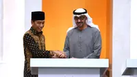 Presiden RI Jokowi dan Presiden UEA Mohammed bin Zayed Al Nahyan (MBZ) meresmikan Masjid Raya Sheikh Zayed di Solo, Jawa Tengah. (Foto: Biro Pers Sekretariat Presiden)