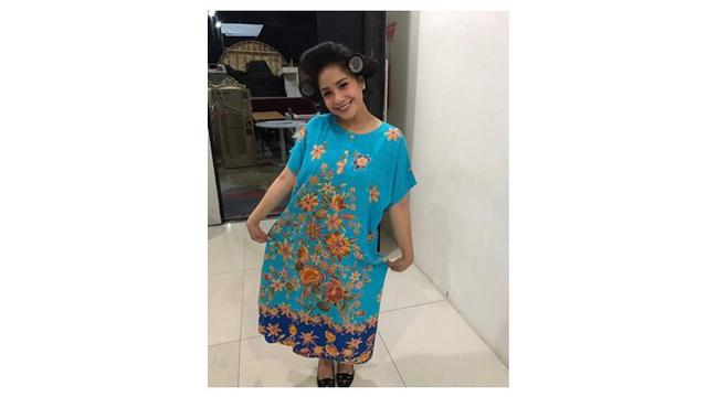 5 Potret Nagita Slavina saat Pakai Daster, Sederhana dan Natural