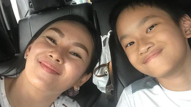 [Bintang] Tak Serumah, Ini 8 Potret Kebersamaan Kalina Oktaranny dan Azka