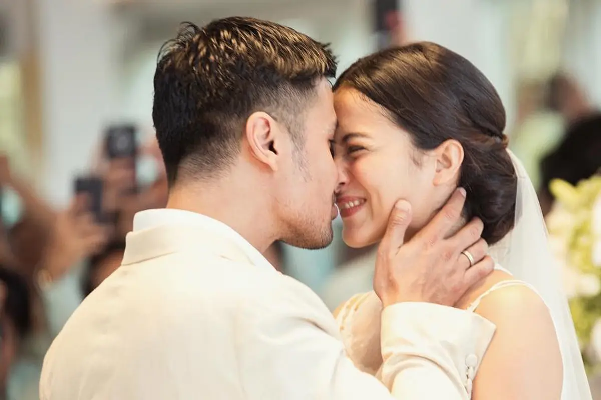 Bernuansa Putih, Begini Suasana Pernikahan Chicco Jerikho dan Putri Marino