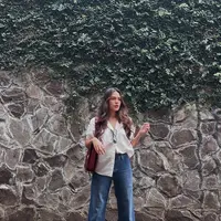 Gaya Raisa pakai celana jeans (Foto: Instagram Raisa)