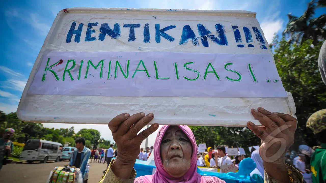 Ratusan Masyarakat Turun ke Jalan Ramaikan Aksi Karnaval Rakyat Lawan Korupsi 