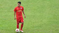 Pemain Arema FC yang dipinjam dari Borneo FC, M. Atul Ikhsan. (Bola.com/Iwan Setiawan)