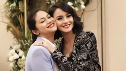 Rini Yulianti memulai debut layar lebarnya dalam film ‘Virgin’ pada 2004 silam. Sedangkan, Ririn Ekawati mengawali kariernya pada 2008 lalu dengan bermain dalam sinetron ‘Muslimah’.  (Liputan6.com/IG/@ririnekawati)