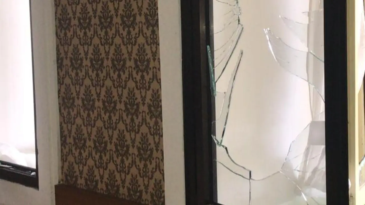 Masjid Kementerian ESDM tak luput dari amukan demo UU Cipta Kerja