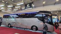 Salah satu bus seri Legacy SR3 di GIIAS 2022 (Otosia.com/Nazar Ray)