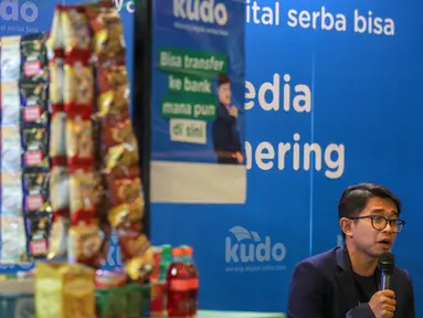 CEO & Co-Founder Kudo, Agung Nugroho memberi keterangan pers di Jakarta, Kamis (27/6/2019). Untuk membantu masyarakat kelas ekonomi menengah, aplikasi digital Kudo memberi akses kepada pengusaha kecil dan menengah dengan memberikan produk dan layanan online. (Liputan6.com/Fery Pradolo)