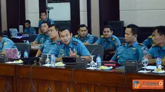 Citizen6, Surabaya: Latihan bersama tersebut melibatkan tiga kapal perang US Navy antara lain USS Germantown  (LSD – 42), USS Vandegrift (FFG – 48), dan USCG Waesche. (Pengirim: Penkobangdikal)