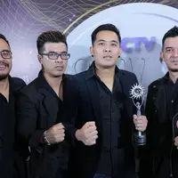 BIAN Gindas memenangkan kategori pertama di acara SCTV Awards 2017 tadi malam.