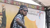 Tari Moses dan Dave Solution bikin heboh hari ke-dua Festival Crossborder Skouw 2019 (foto: dok. Kemenpar).