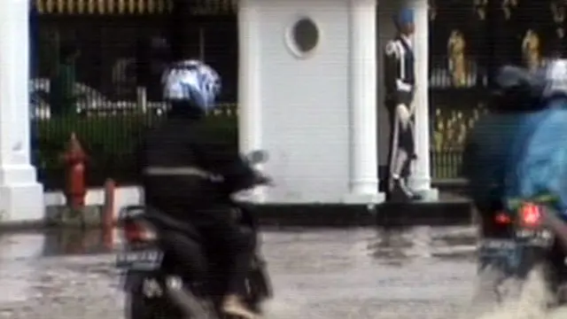 [VIDEO] Banjir, Jakarta Pusat Macet Sepanjang 5 Km