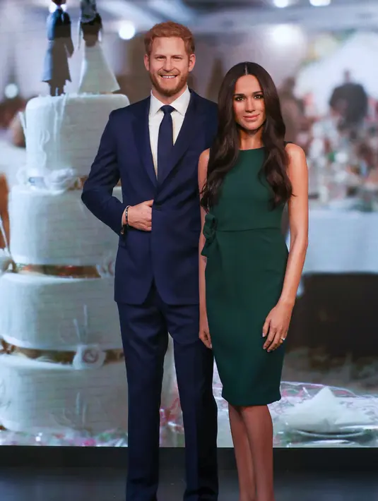 Patung lilin tunangan Pangeran Harry, Meghan Markle saat pemotretan di Madame Tussauds di London tengah (9/5). Pangeran Harry dan AS Meghan Markle akan menikah pada 19 Mei di St George's Chapel di Windsor Castle. (AFP Photo/Daniel Leal-Olivas)