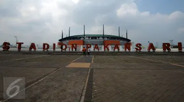 Tampilan bangunan Stadion Pakansari, Kab Bogor, Jumat (10/3). Stadion Pakansari akan menjadi lokasi laga final Piala Presiden 2017 antara PBFC melawan Arema FC pada Minggu (12/3). (Liputan6.com/Helmi Fithriansyah)