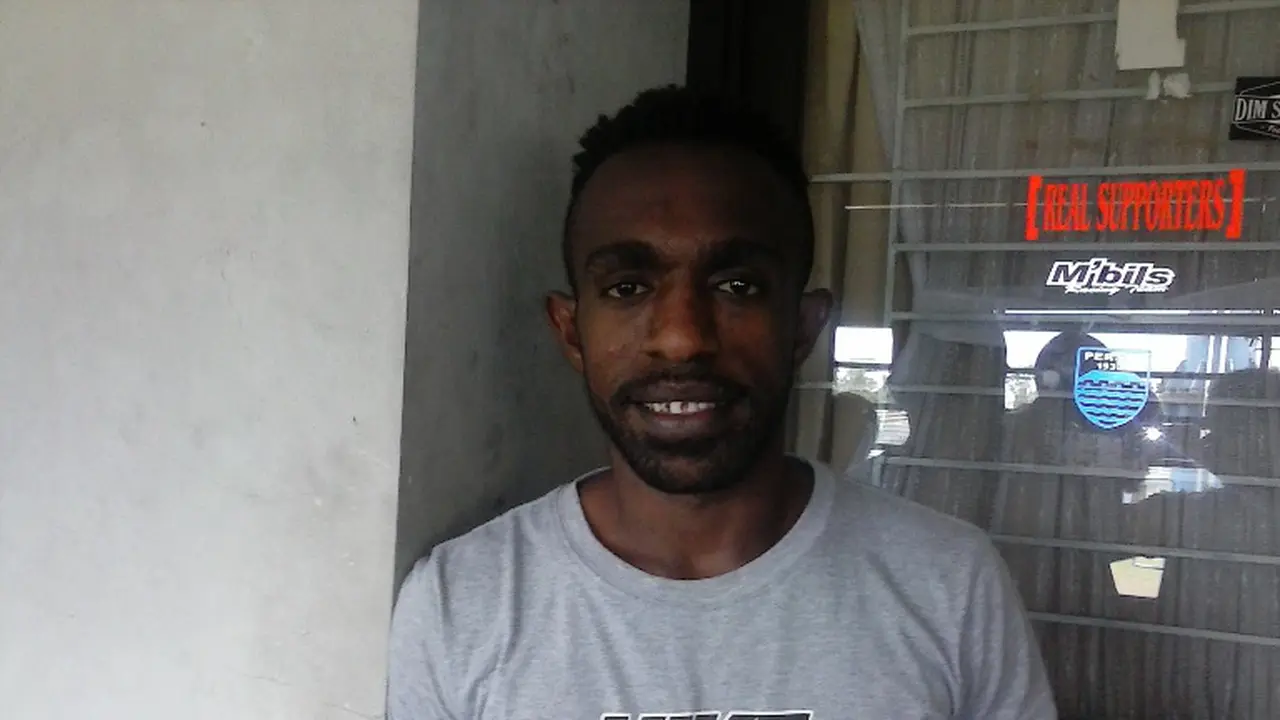 Kembali ke Persipura, Ricky Kayame Tinggalkan Persib