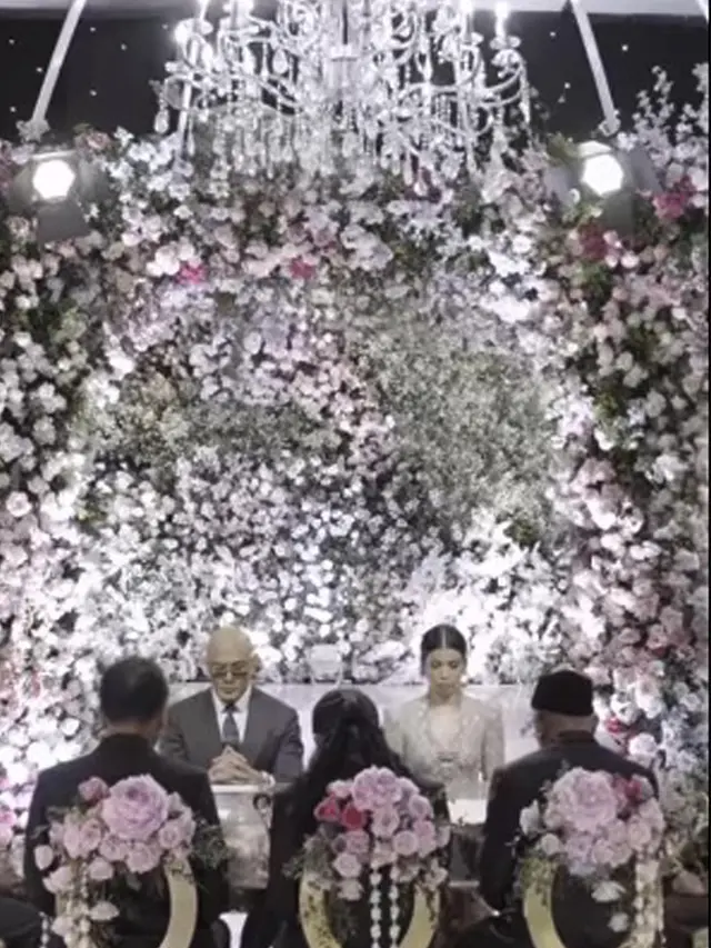 Momen Bahagia Deddy Corbuzier dan Sabrina Chairunnisa Saat Menikah