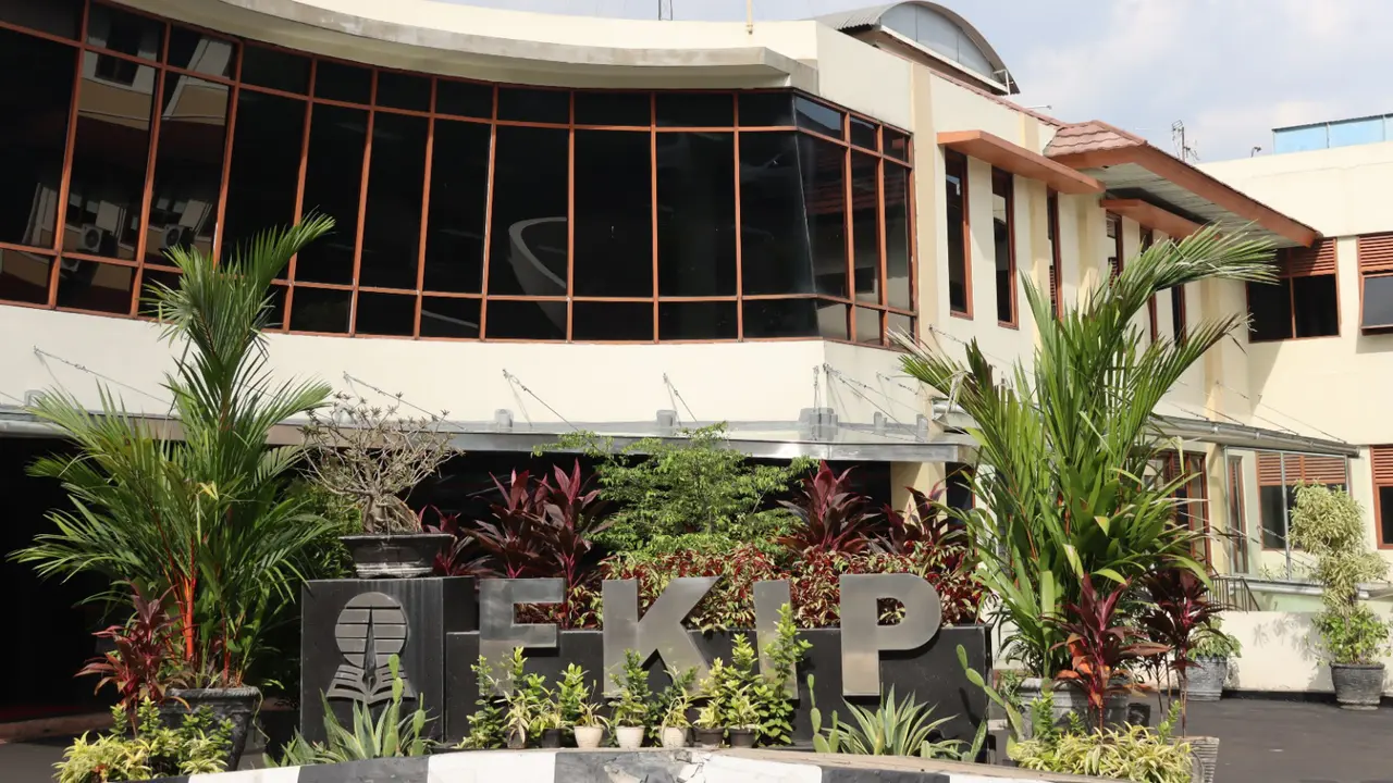 Universitas Terbuka (UT)