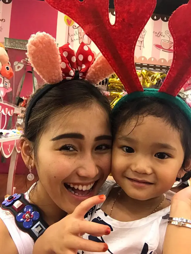 [Bintang] Ayu Ting Ting