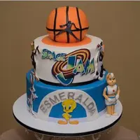 Kue-kue berikut ini cocok untuk diberikan pada seorang 'moviegoers' yang berulang tahun.