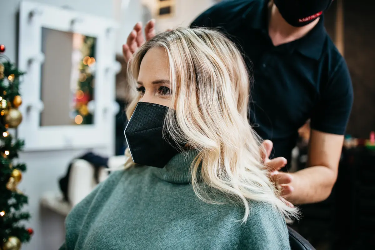 Efek Bleaching Rambut yang Wajib Diwaspadai, Begini Tips Mengembalikan Kesehatannya!