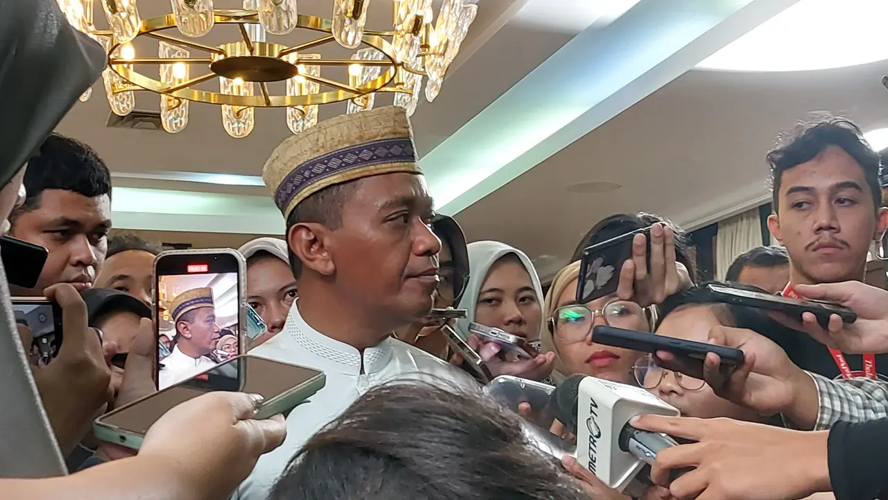 Menteri Investasi/Kepala Badan Koordinasi Penanaman Modal (BKPM) Bahlil Lahadalia menjelaskan mengenai aturan izin tambang untuk ormas di Kantor Kementerian Investasi/BKPM, Jakarta, Jumat (7/6/2024). (Arief/Liputan6.com)