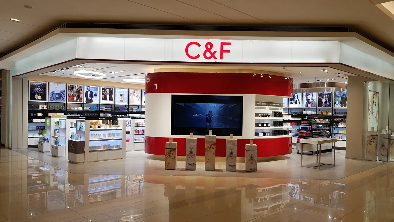Belanja Parfum, Makeup, dan Skincare Sekarang Bisa di 1 Tempat
