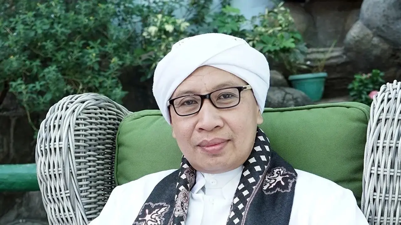 Buya Yahya. (Foto: Dok. Instagram @buyayahya_albahjah)