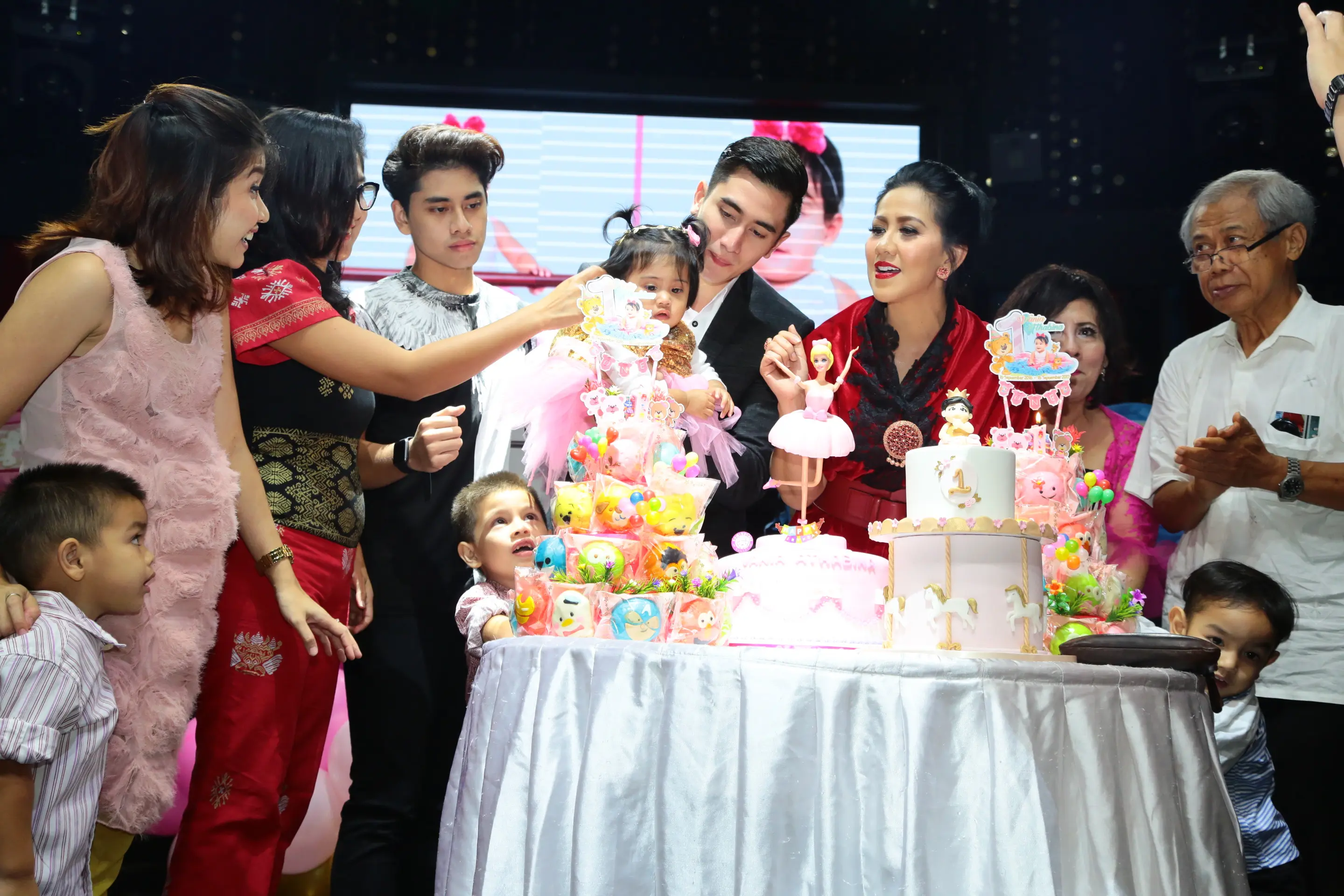 Ultah Vania Athabina ke-1. (Nurwahyunan/Bintang.com)