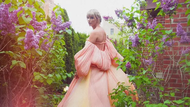[Fimela] Taylor Swift dan Katy Perry