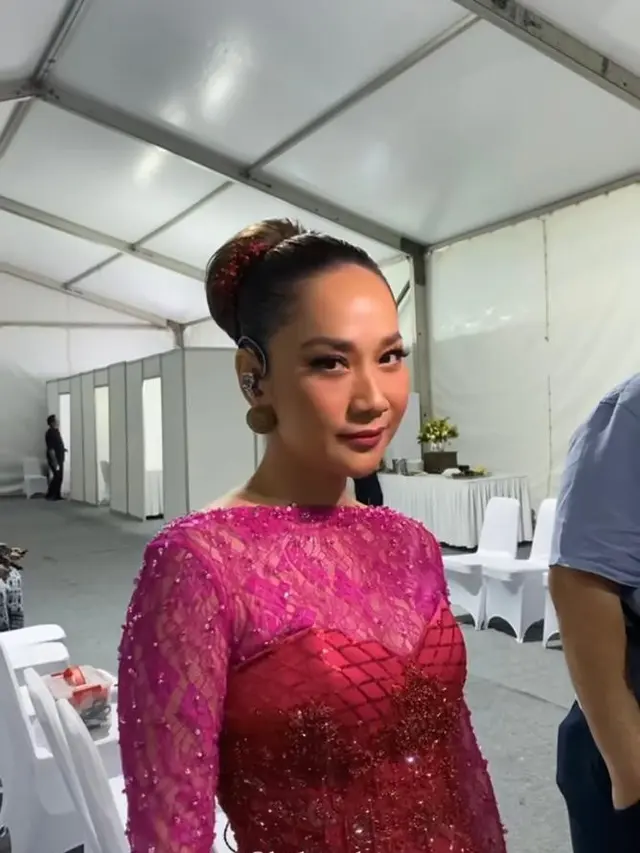 10 Tampilan Anggun Artis Kenakan Kebaya di Istana Berkebaya, dari Ariel Tatum, Nagita Slavina hingga Raline Shah