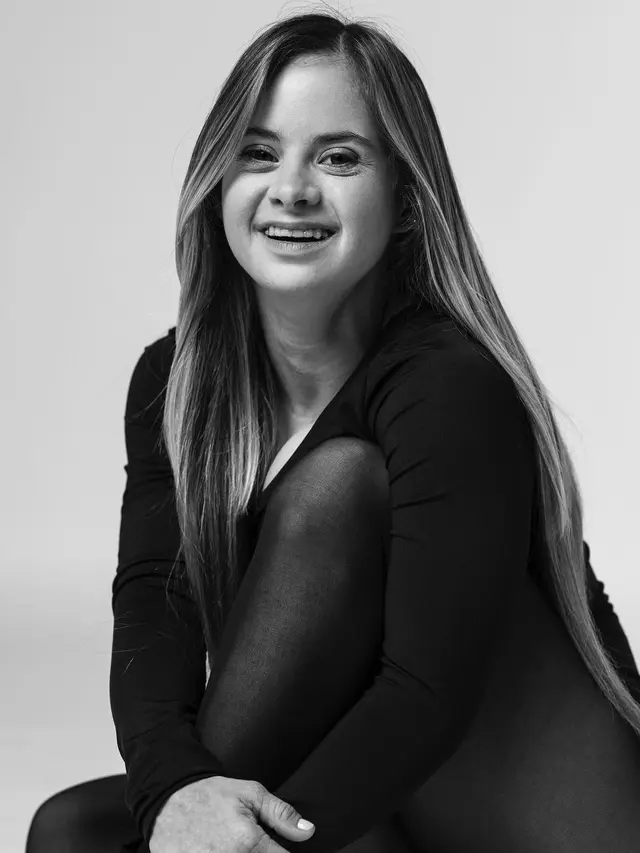 6 Potret Sofia Jirau, Model Down Syndrome Pertama Victoria's Secret