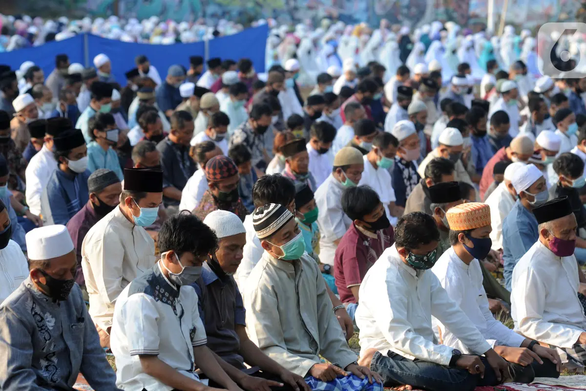 FOTO: Kekhusyukan Pelaksanaan Salat Idul Adha di Depok